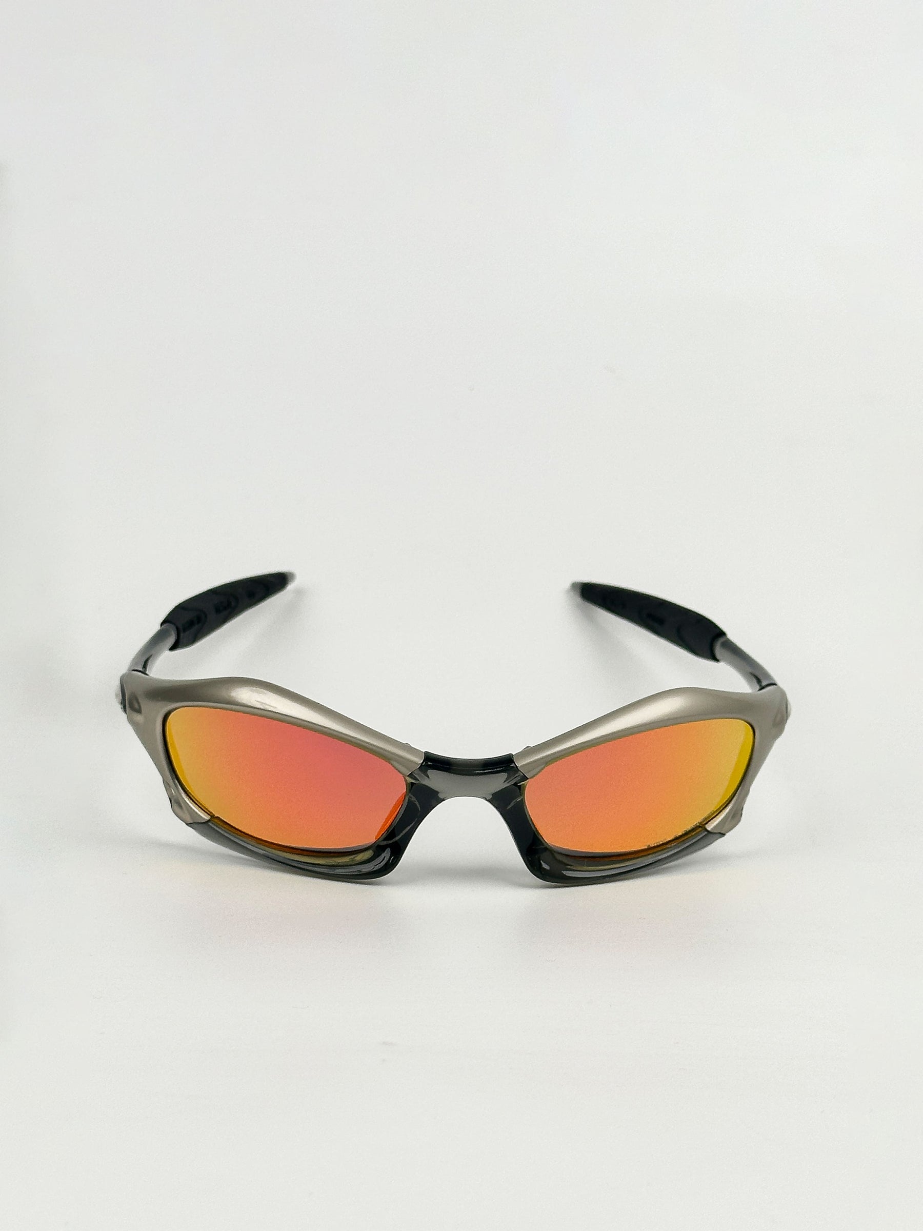 ARCHIVE - 01 SILVER EDITION