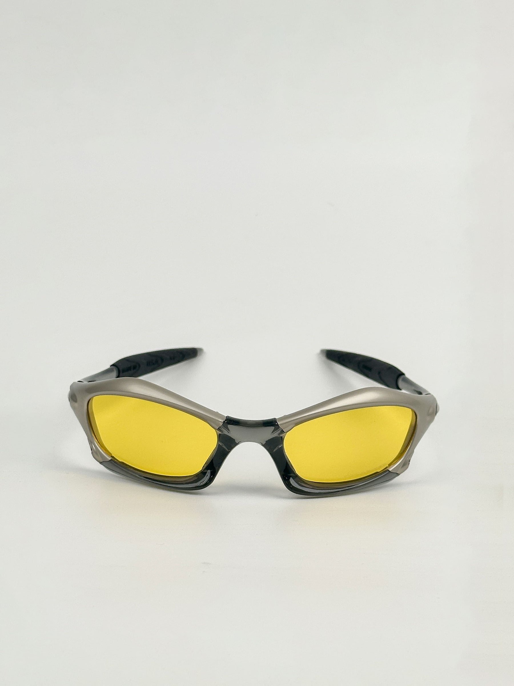 ARCHIVE - 01 SILVER EDITION