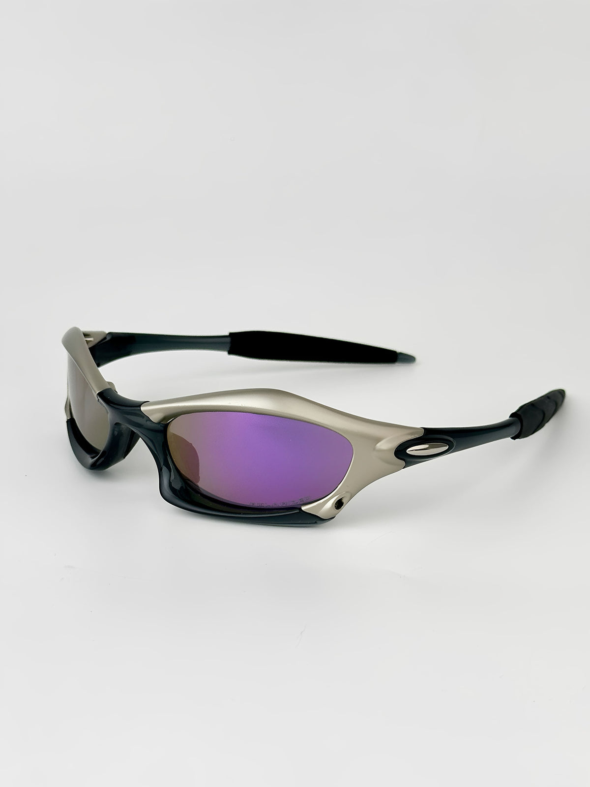 ARCHIVE - 01 SILVER EDITION