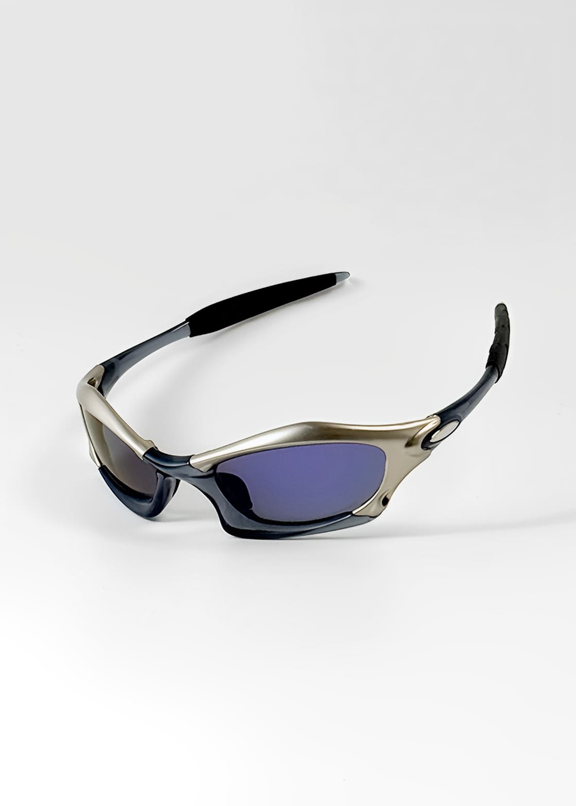 ARCHIVE - 01 SILVER EDITION